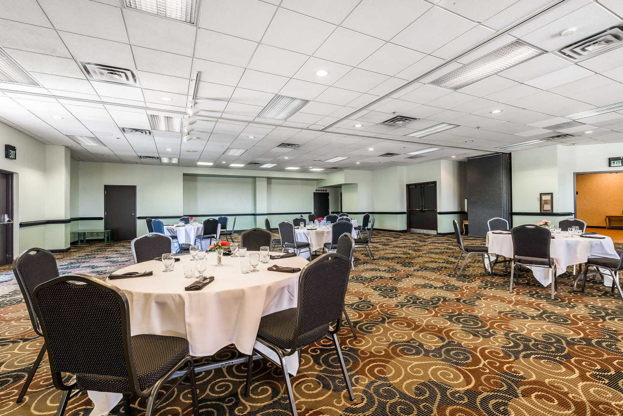 Clarion Hotel & Conference Center Колорадо-Спрингс Удобства фото